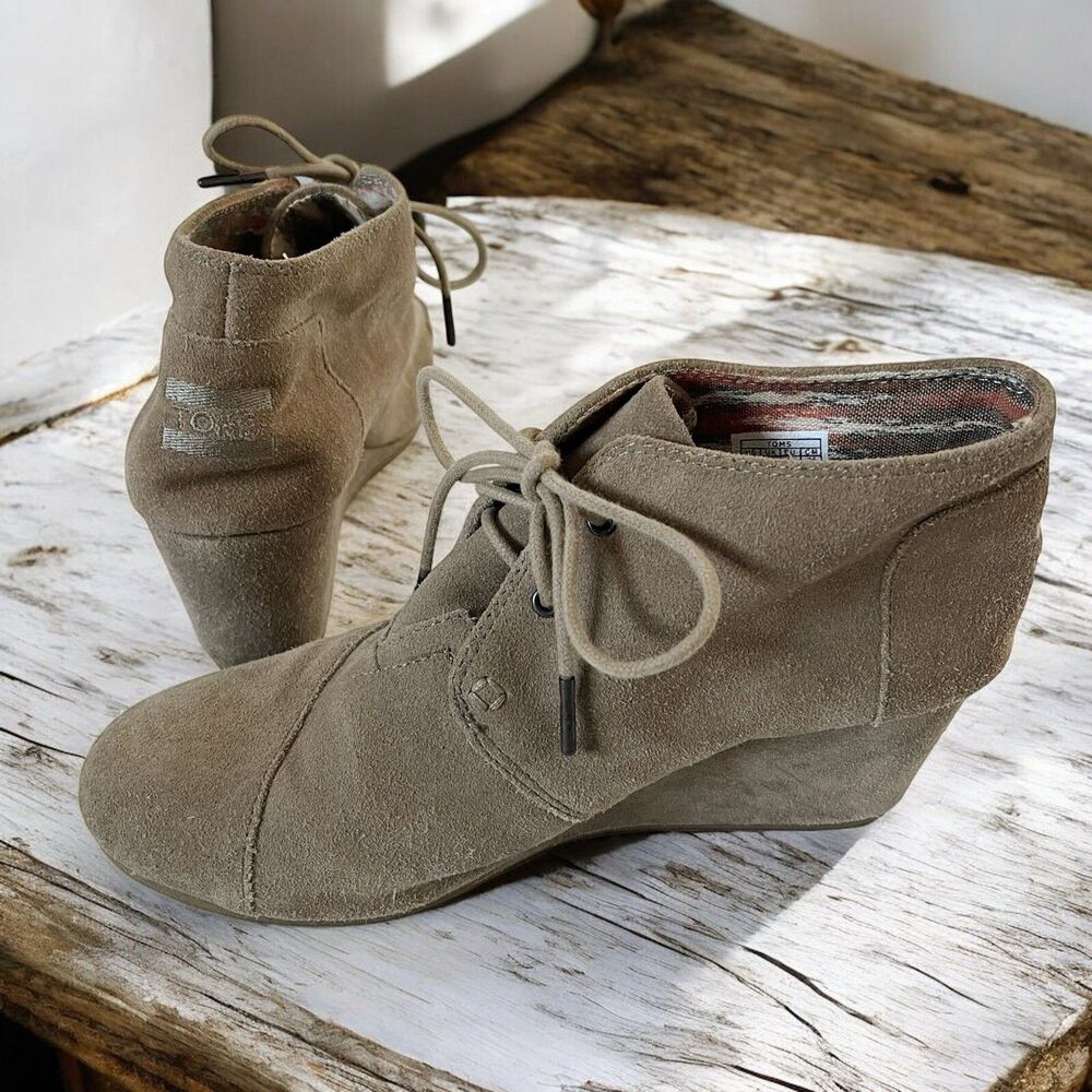 Toms Boots Womens 9 Tan Brown Beige Kala Wedge Ankle Bootie Lace Up Casual Suede